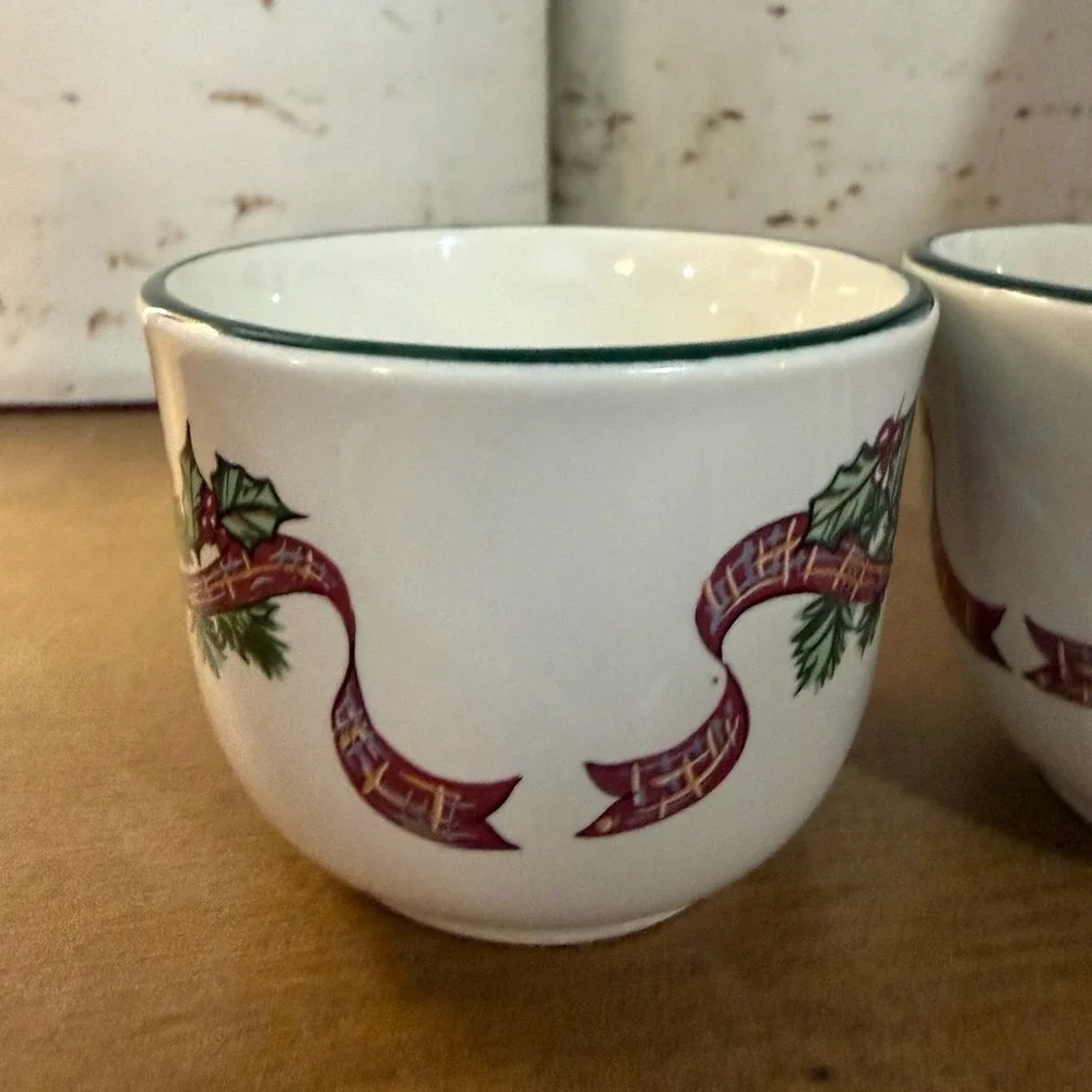 Johnson Brothers Victorian Christmas‎ Votive Candle Holders Set of 2